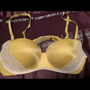 VS Yellow Lace Trim Bra